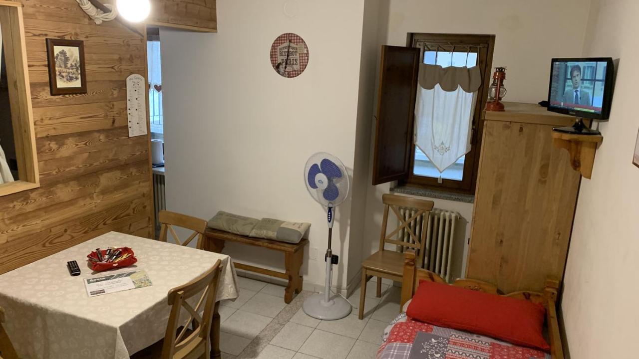 דירות אאוסטה Le Joli Coin Du Passage מראה חיצוני תמונה